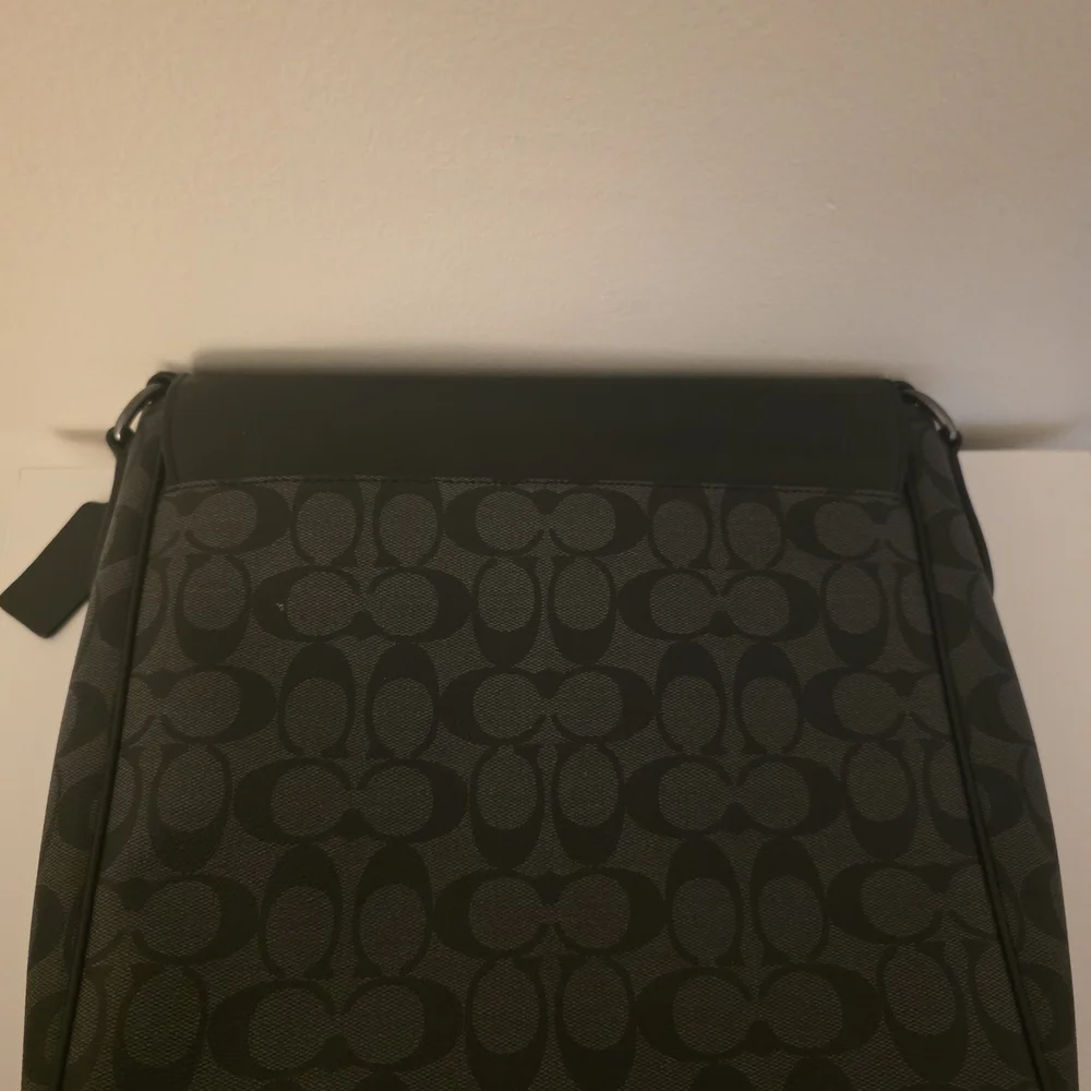 Coach Black Men's Messenger Bag - Picture 4 of 7